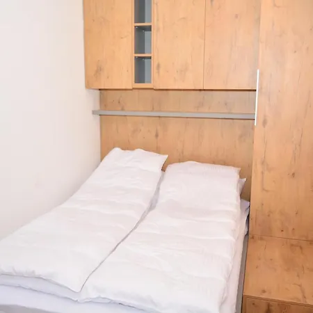 Frutis Apartment